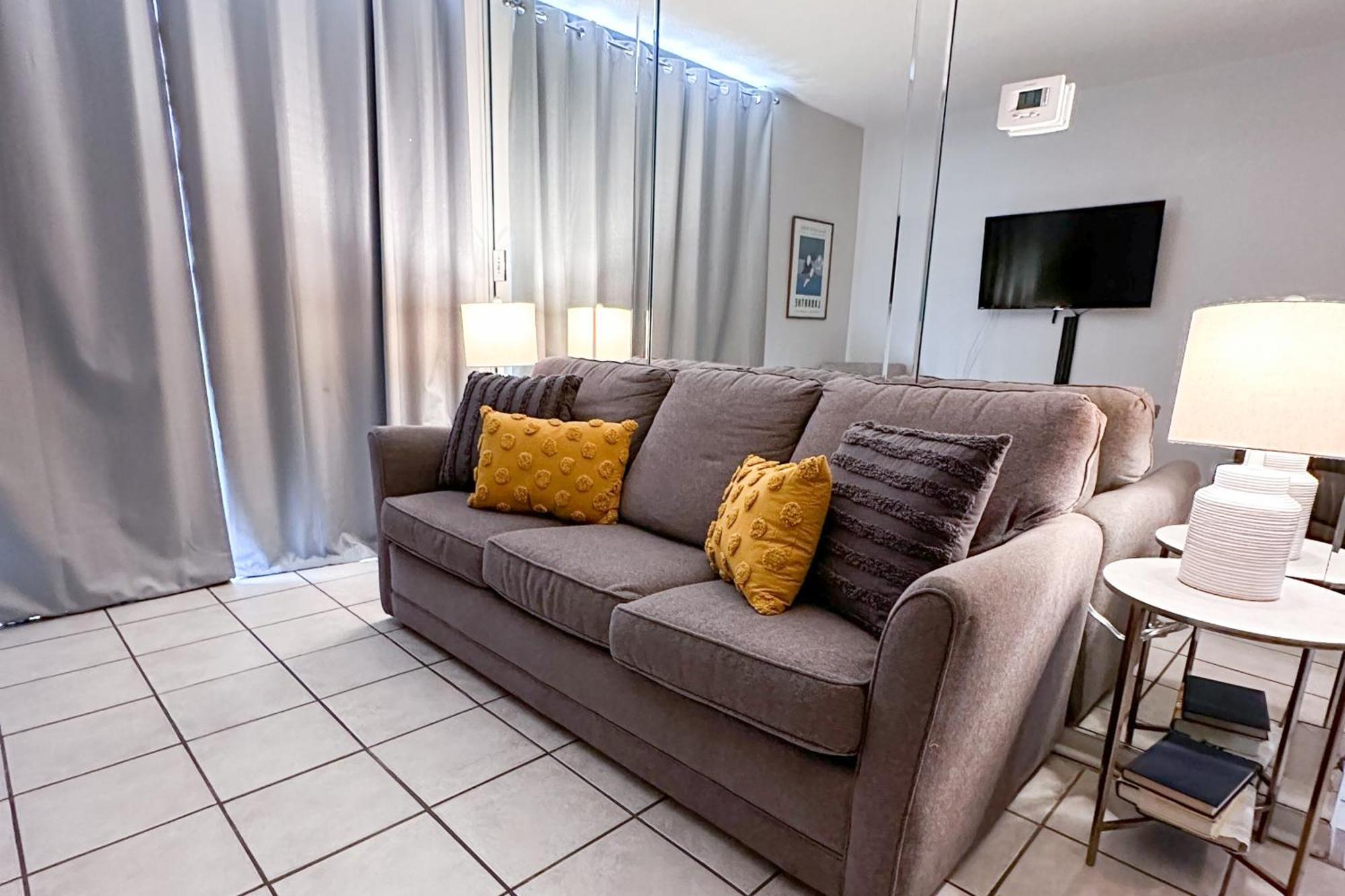 Gulf Shores Surf & Racquet Club Condos II Room photo